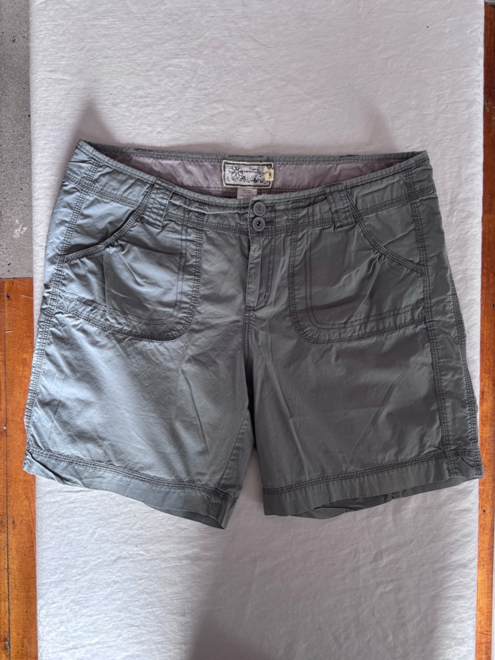 Women’s Aventura 100% Organic Cotton Button Up Shorts Size 14